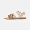 Friboo Sandalen - Beige 1 Friboo Sandalen - Beige -Friboo e7e3dea1cf544ba4ad85e72da18c358e